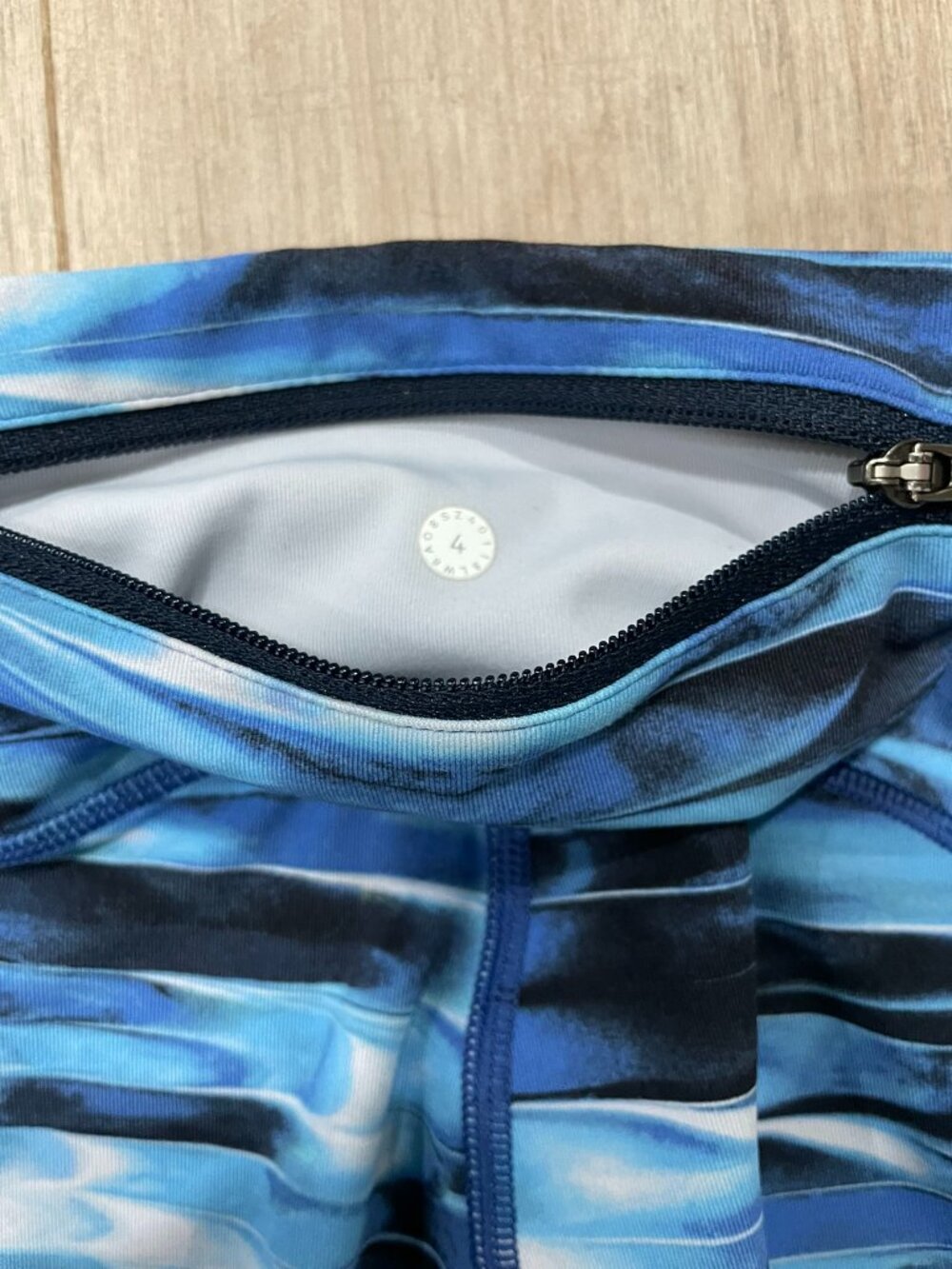 Lululemon Speed Up Crop 21" Tidal Multi Size 4 W6AO8S - Picture 14 of 16